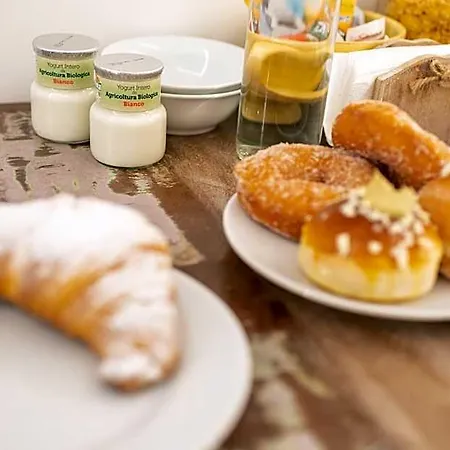 Ai Tre Mercati Bed & Breakfast 4*